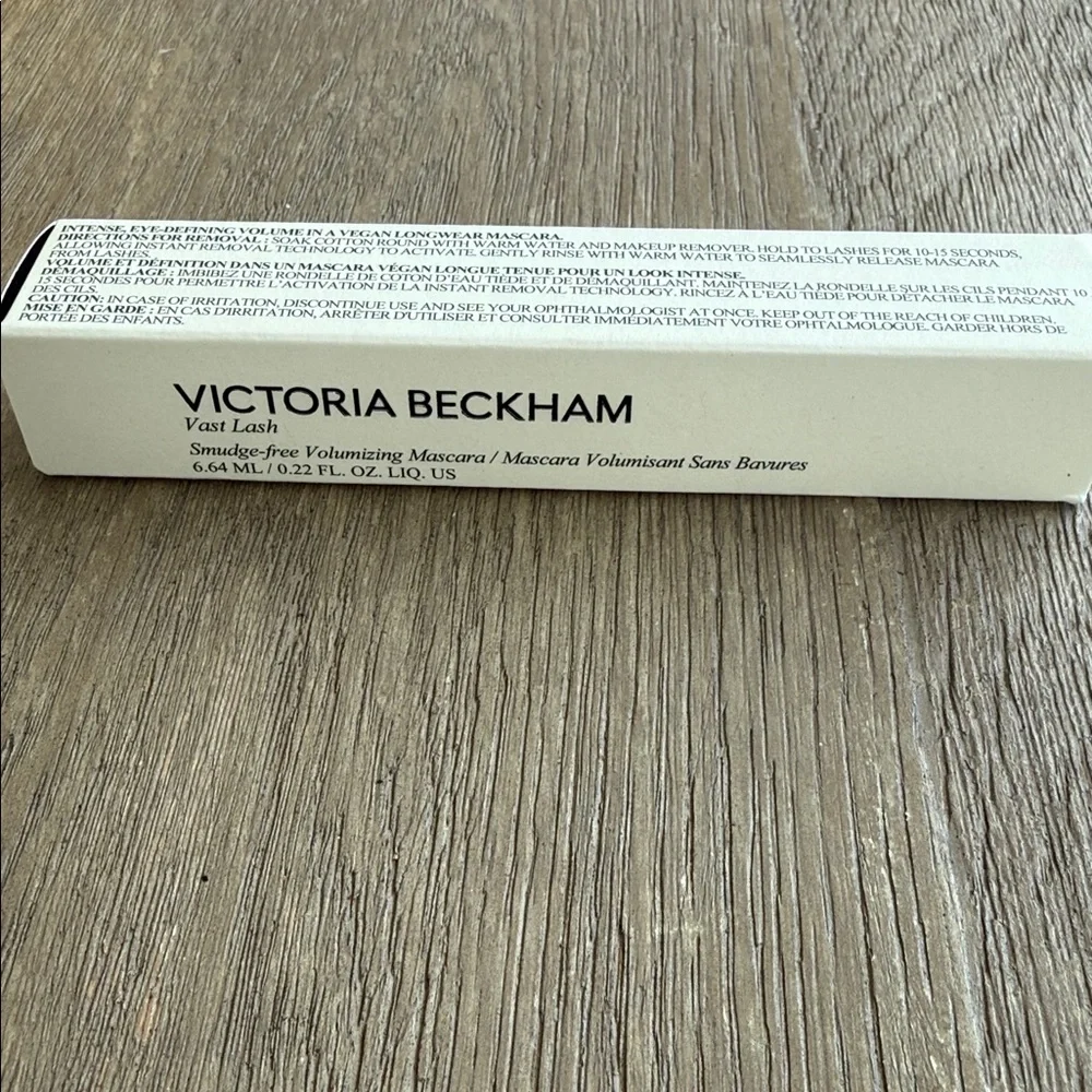 NEW NWT VICTORIA BECKHAM BEAUTY Vast Lash Mascara Smudge free Volumizing